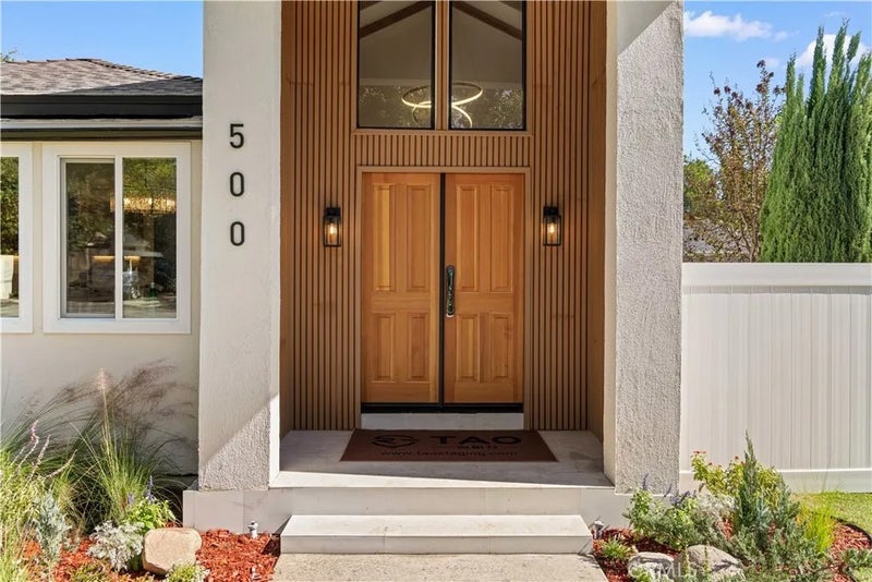 500 Santa Paula Avenue