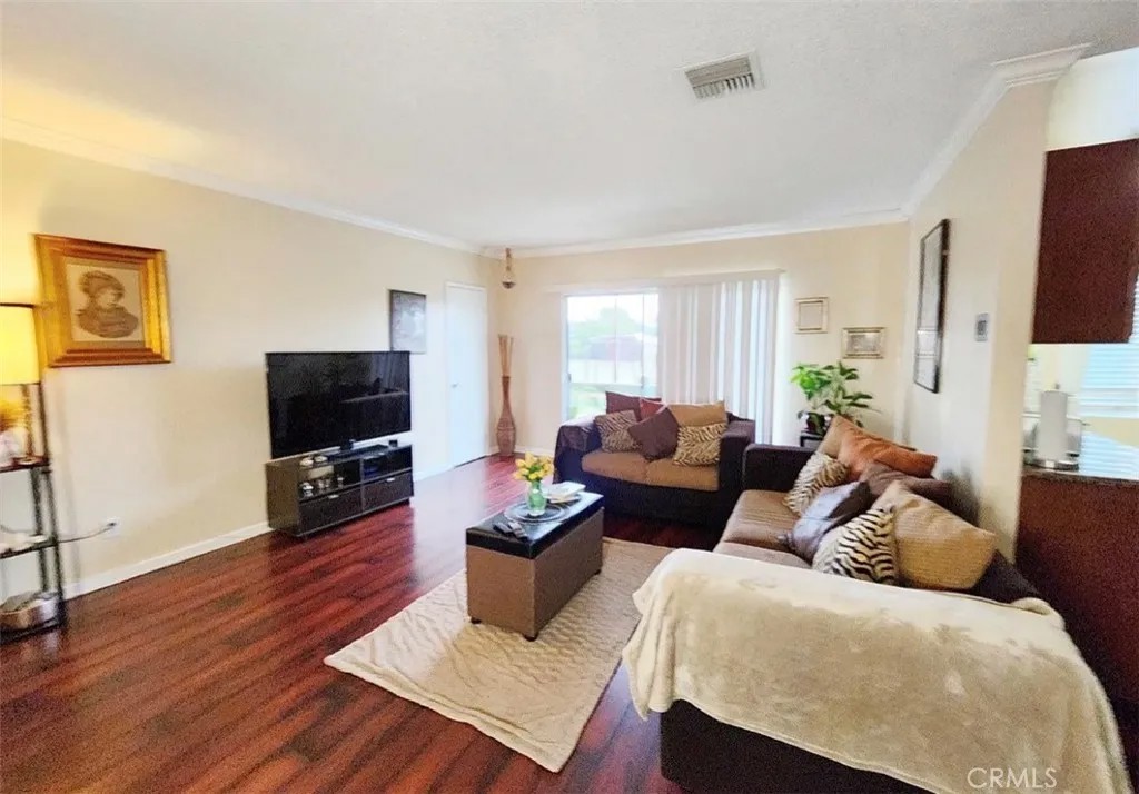 5055 Coldwater Canyon 205