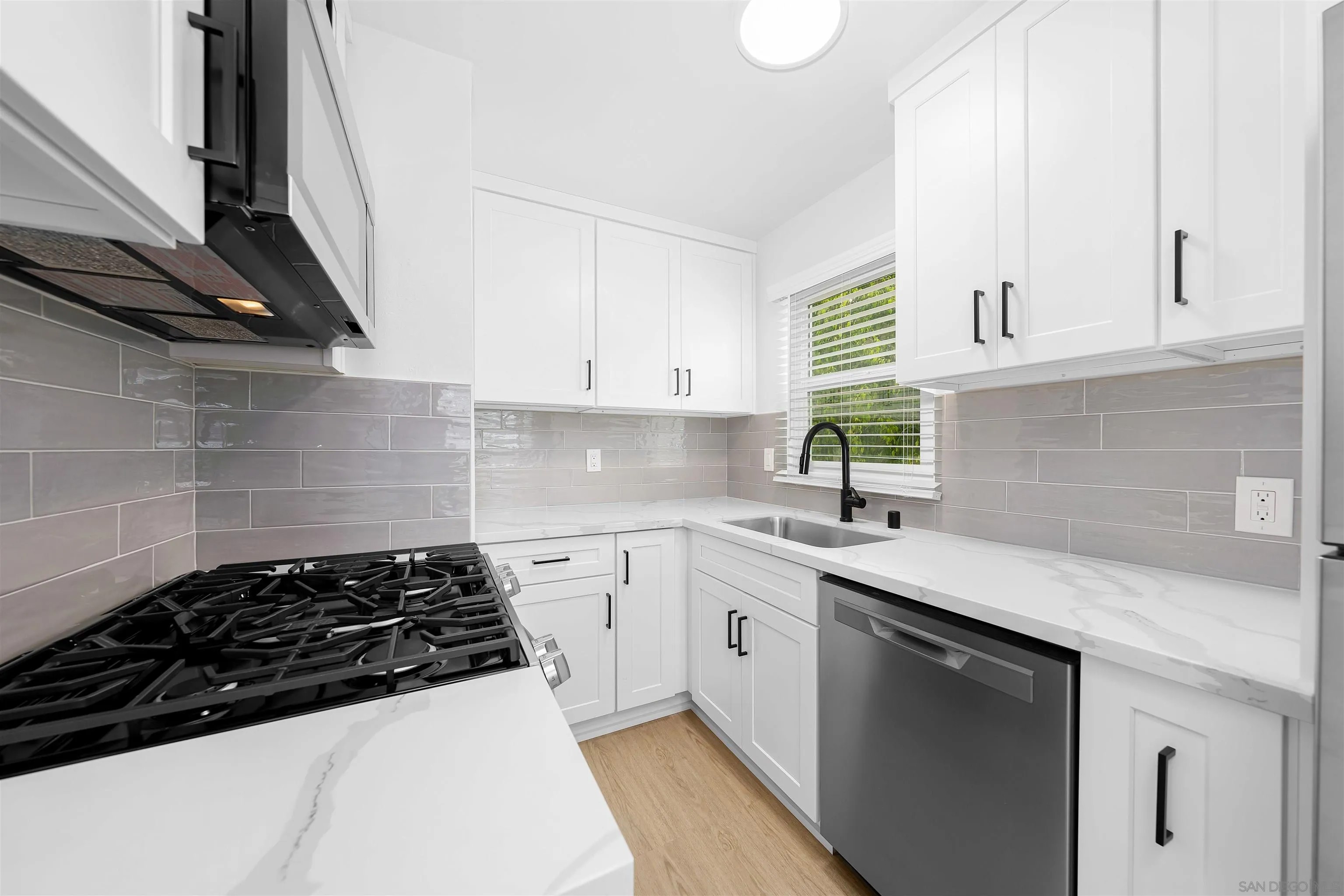 1705-1715 Glenwood Dr