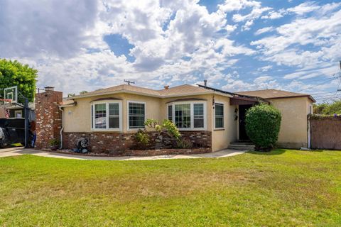 Photo of 561 Spruce St, Imperial Beach, CA 91932 (MLS # 250038267)