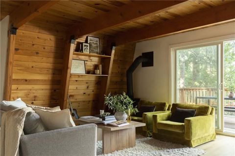 Photo of 863 Nadelhorn Drive, Lake Arrowhead, CA 92352 (MLS # IG26088677)