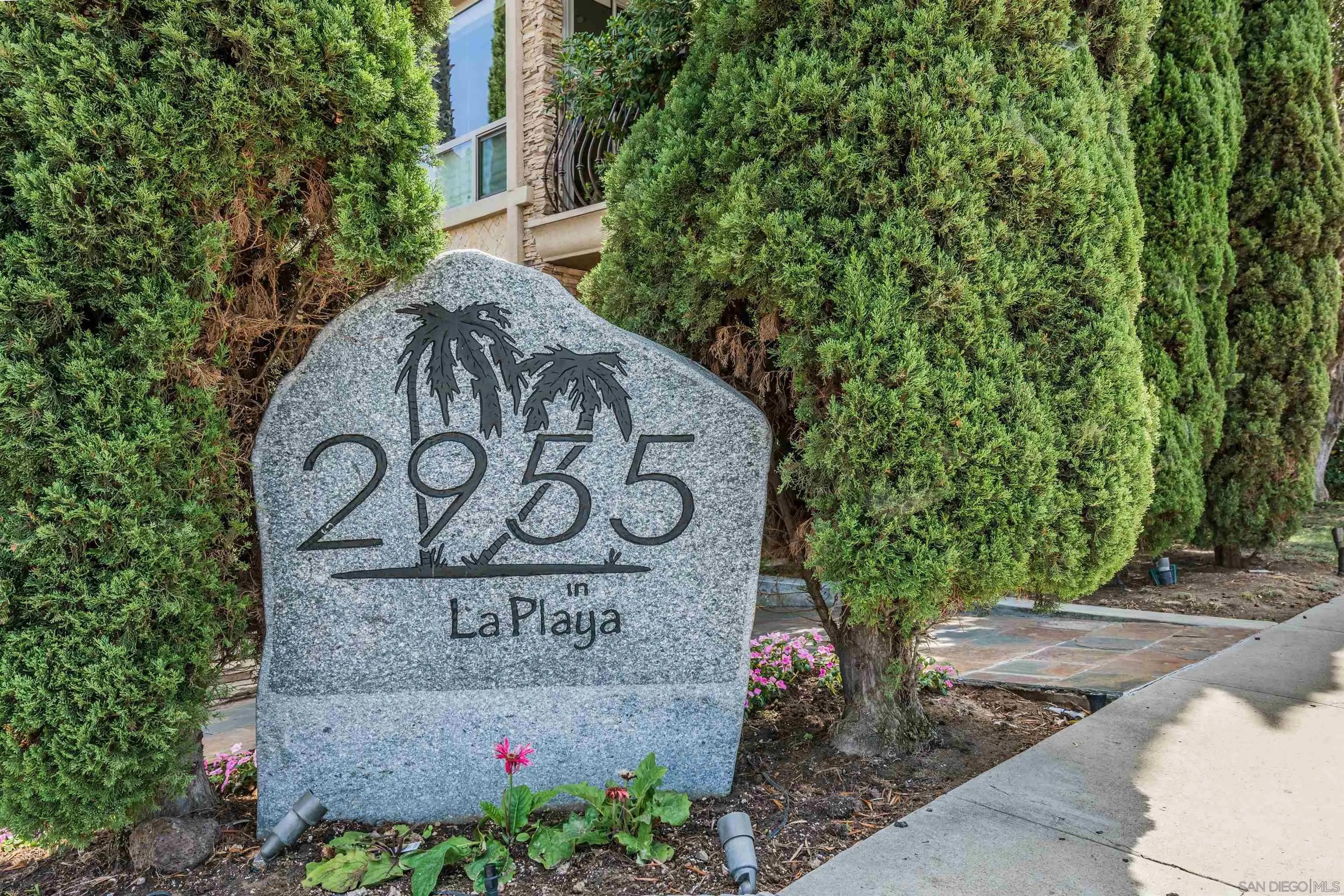 2955 McCall 301