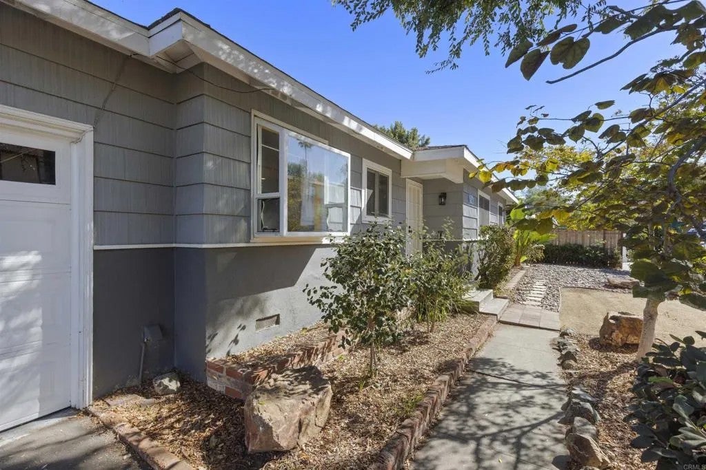 726 Windsor Court