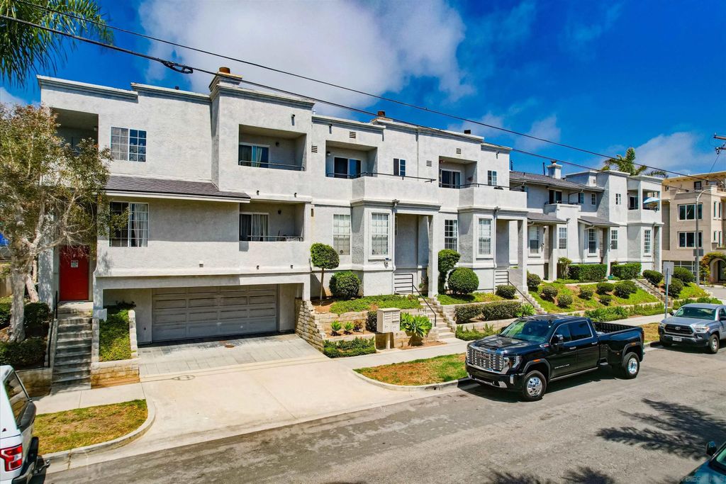 Photo of 514 Myers St, Oceanside, CA 92054 (MLS # 260009375)