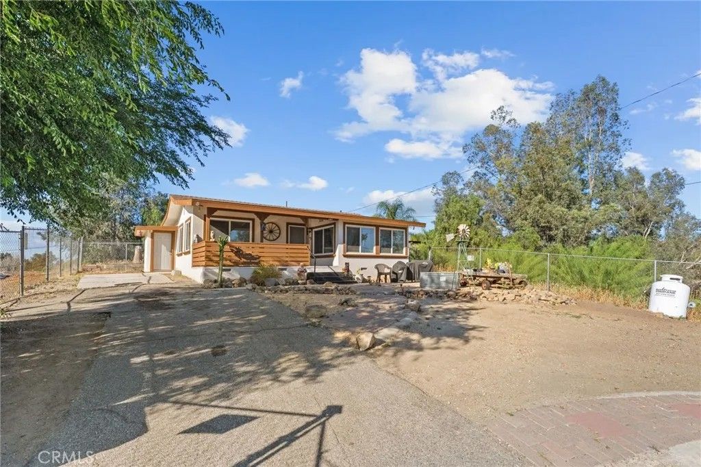 Photo of 23508 Mount Vernon Pl, Menifee, CA 92587 (MLS # CV26072955)