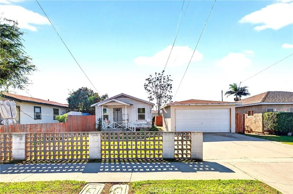 Photo of 11486 Burke St, Whittier, CA 90606 (MLS # SW26012622)