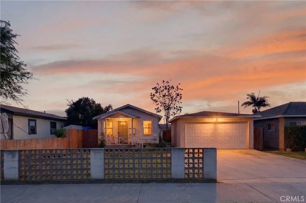 Photo of 11486 Burke St, Whittier, CA 90606 (MLS # SW26012622)