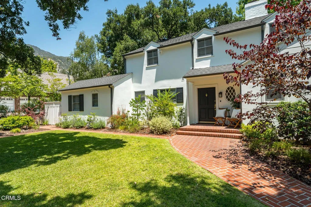 5210 La Canada Boulevard