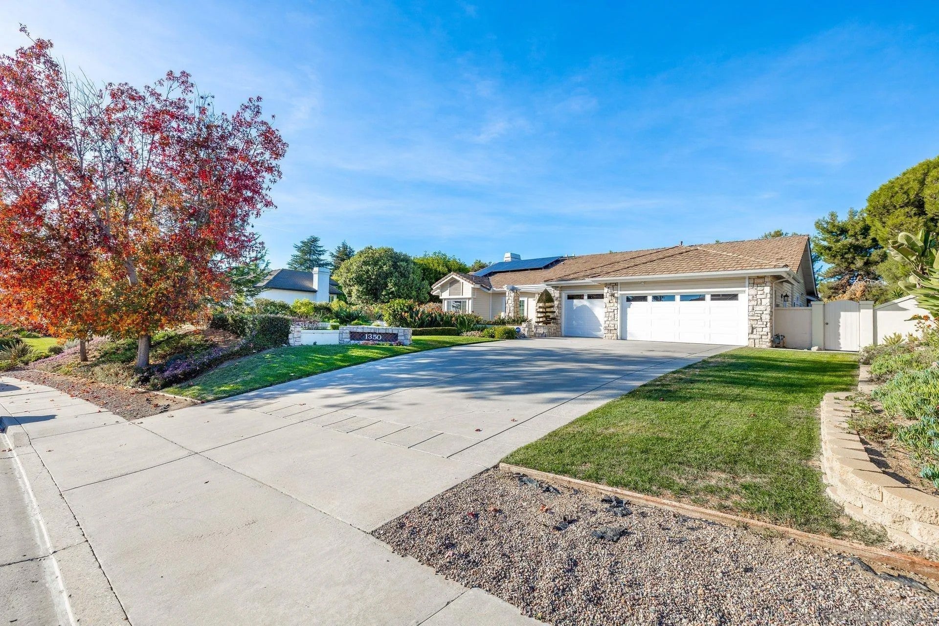 1350 Lupine Hills
