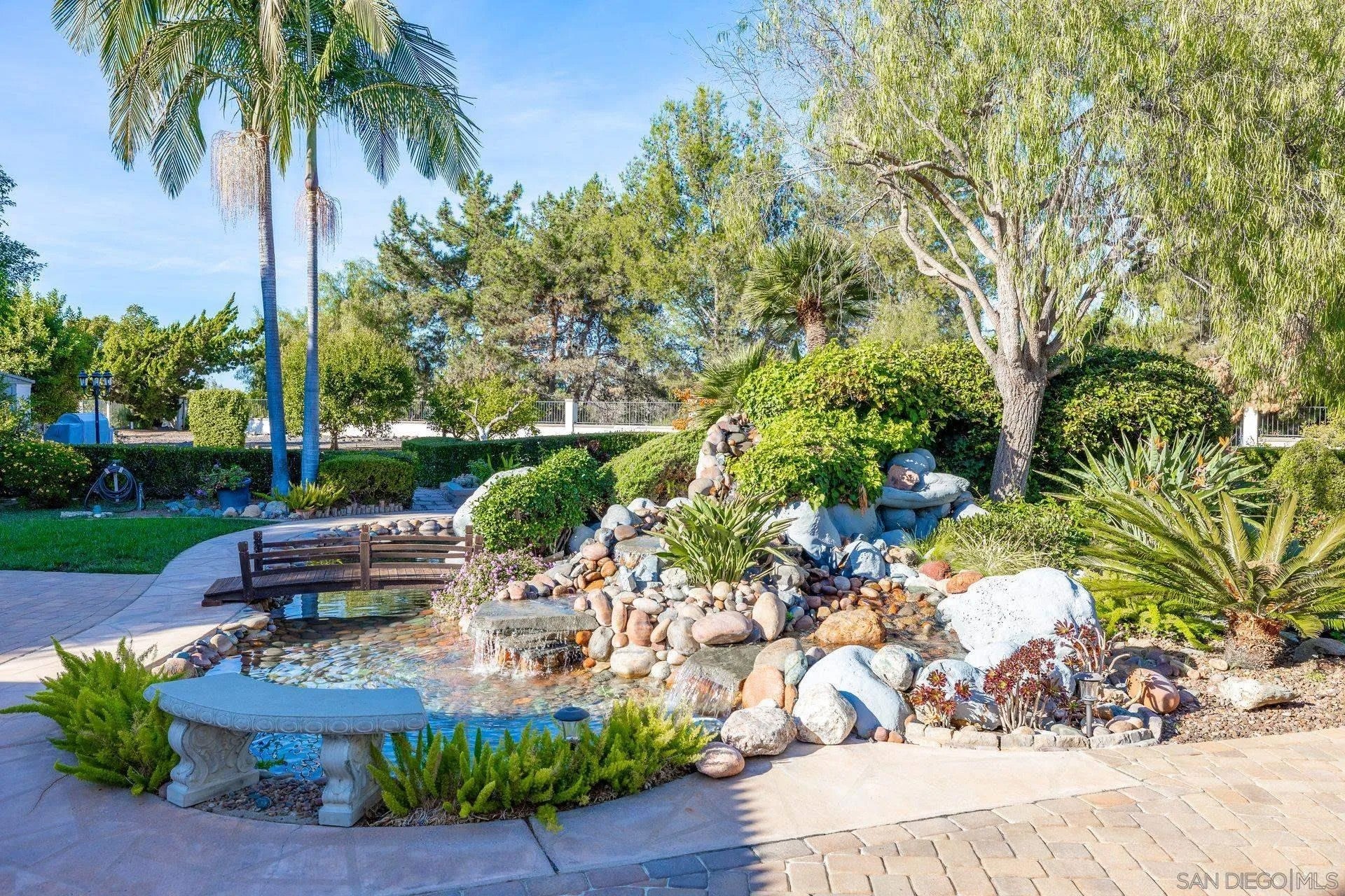 1350 Lupine Hills
