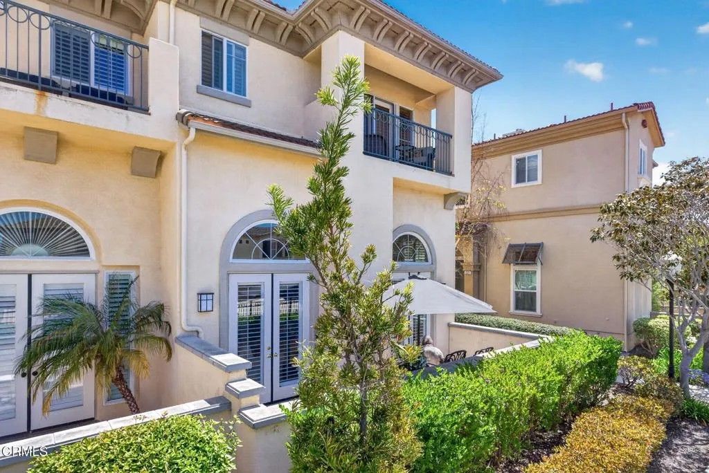Photo of 1315 Bayside Circle, Oxnard, CA 93035 (MLS # V1-36070)