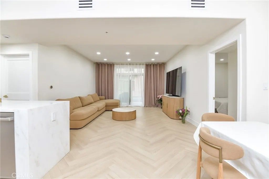 Photo of 250 n first St #321, Burbank, CA 91502 (MLS # GD26055089)