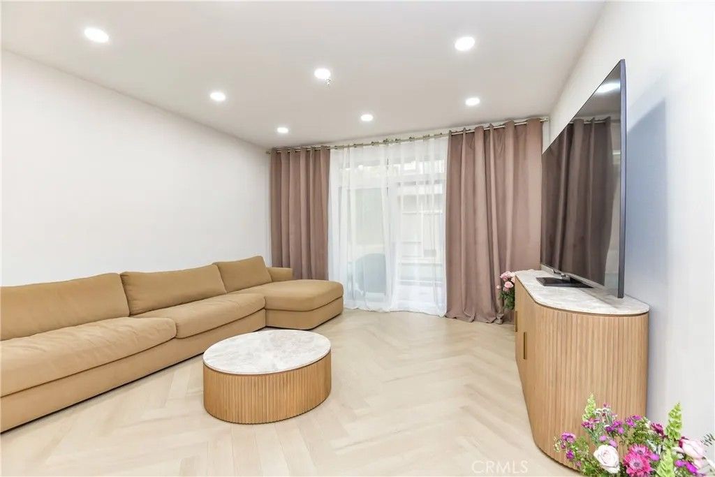 Photo of 250 n first St #321, Burbank, CA 91502 (MLS # GD26055089)