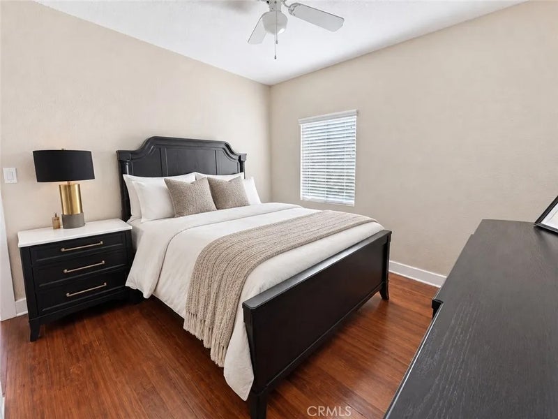 220 W Kendall