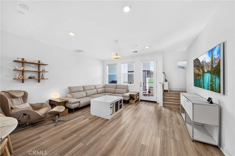 1649 W Lincoln Avenue 103