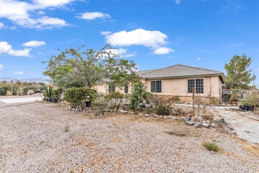 12008 Sierra Vista