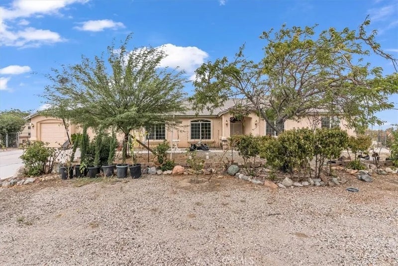 12008 Sierra Vista