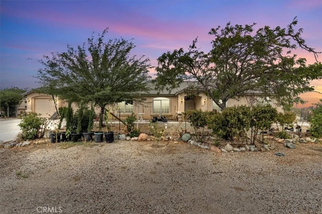 12008 Sierra Vista