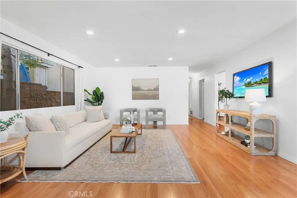 Photo of 586 36th St, Manhattan Beach, CA 90266 (MLS # OC26061828)