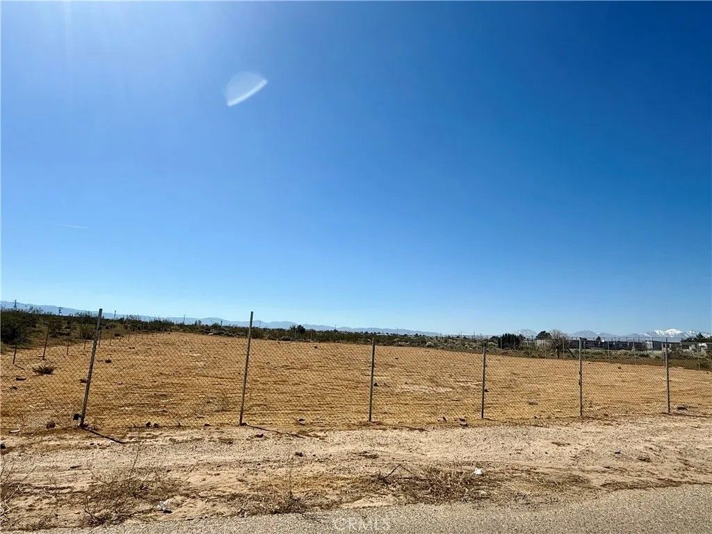 Photo of 1 Lemon, Hesperia, CA 92345 (MLS # DW26053628)