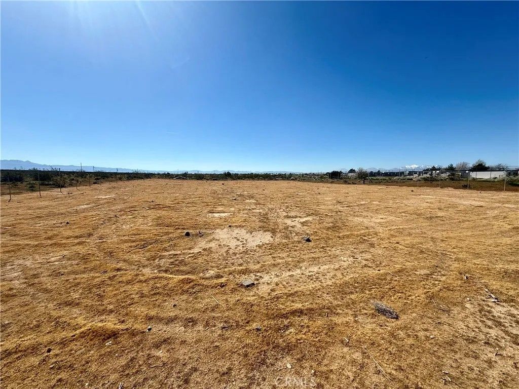 Photo of 1 Lemon, Hesperia, CA 92345 (MLS # DW26053628)