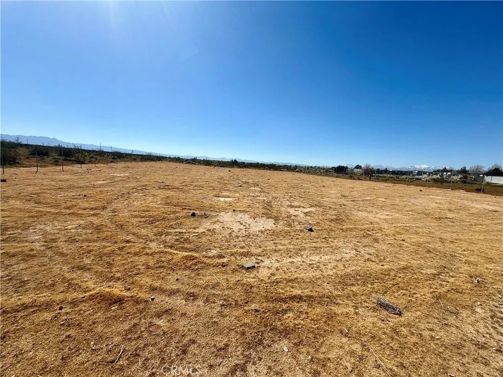 Photo of 1 Lemon, Hesperia, CA 92345 (MLS # DW26053628)