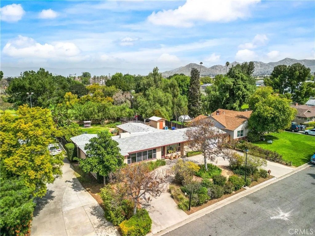 Photo of 1965 Prince Albert Dr, Riverside, CA 92507 (MLS # IG26084581)