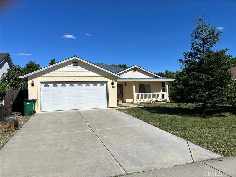 860 Applewood