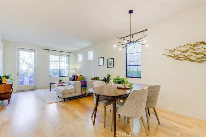 800 N 8th 106