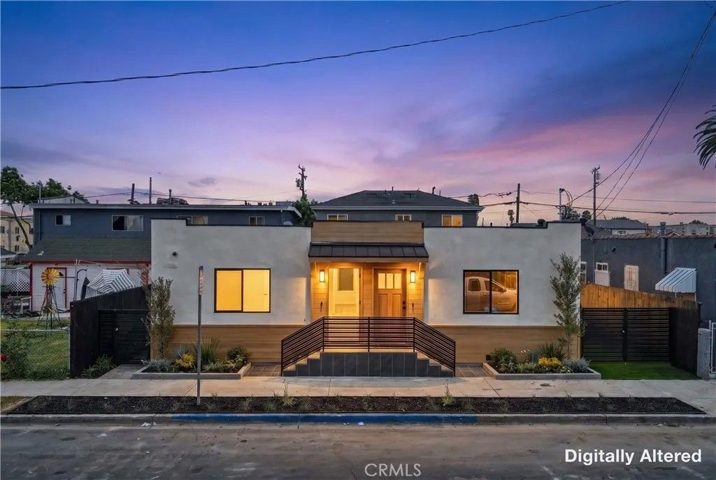 Photo of 846 N Washington, Long Beach, CA 90813 (MLS # DW26083459)