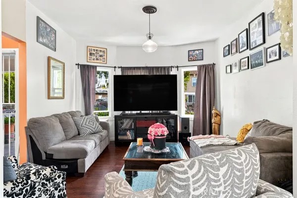 1464 E 23rd