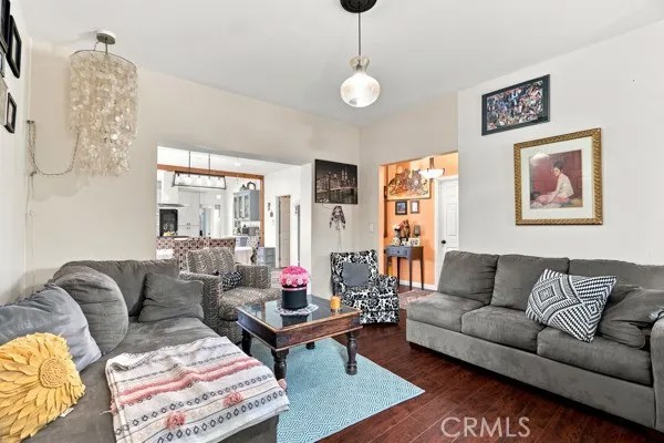 1464 E 23rd