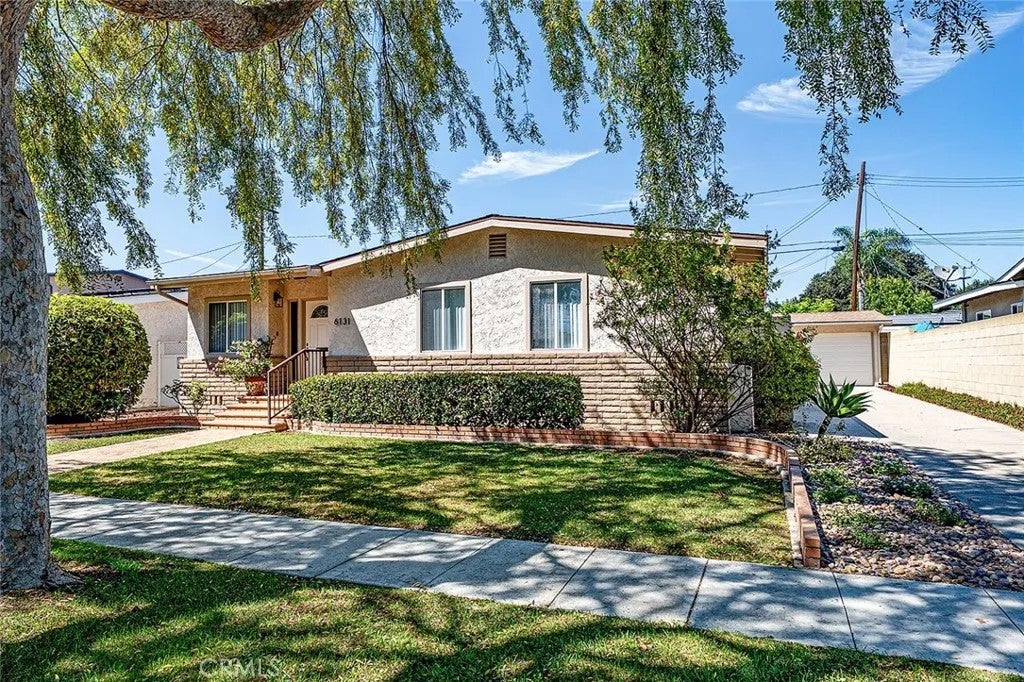 6131 E Benmore