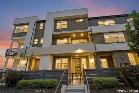 789 Vada St Unit 5, Chula Vista, CA 91911 - #: SB26138532