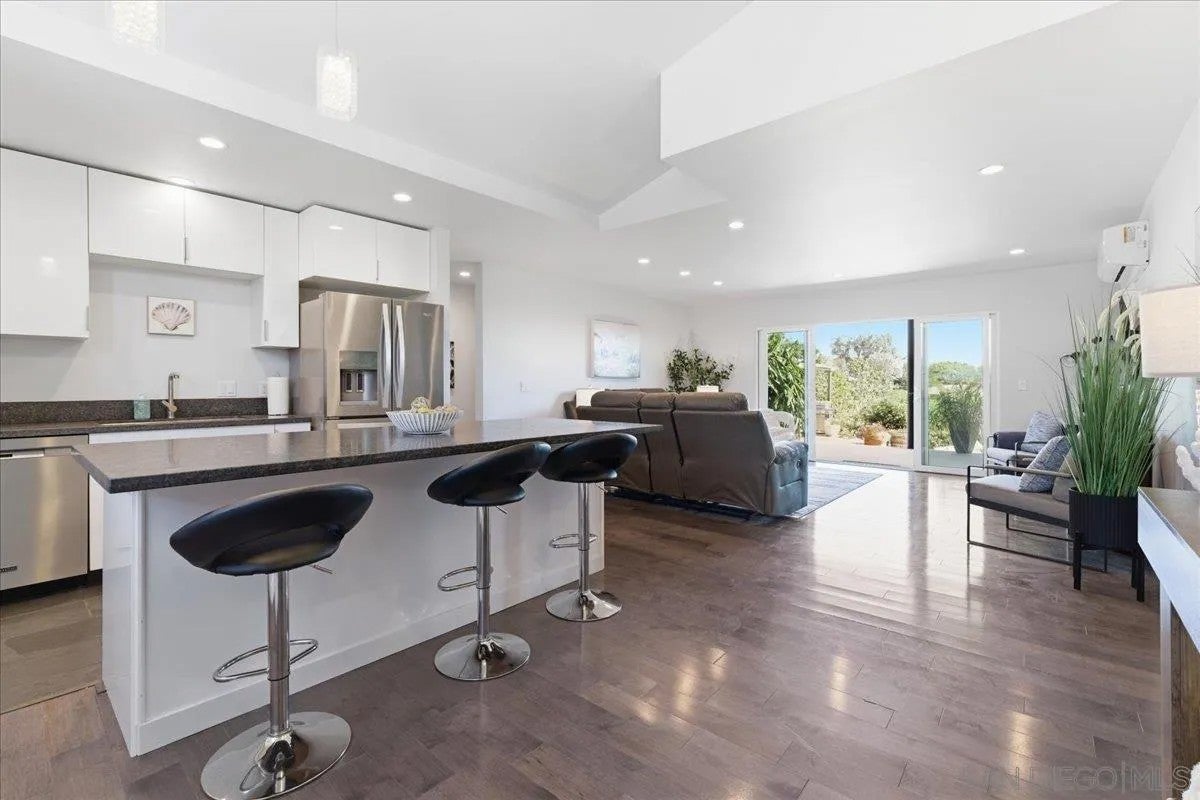 5447 Soledad Rd