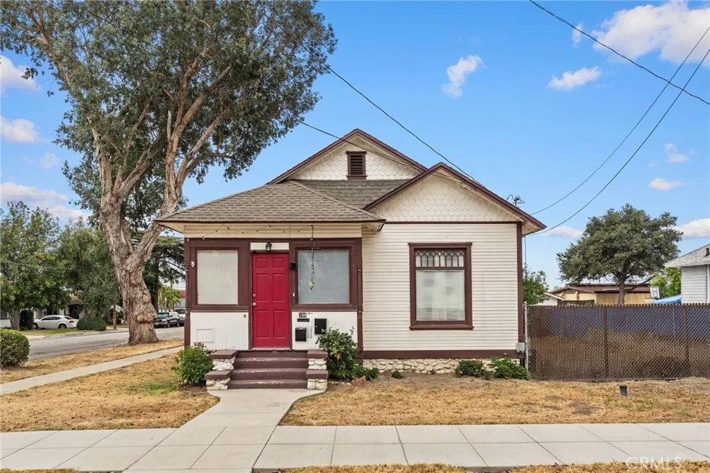 594 E 9th