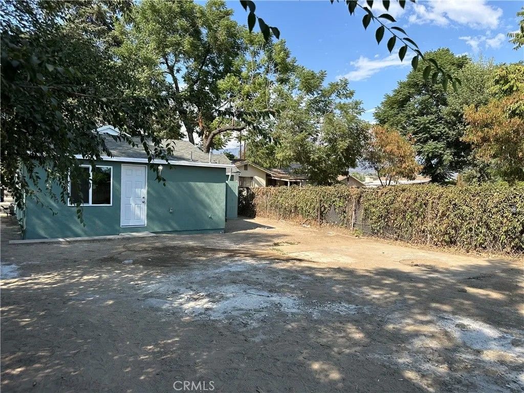 Photo of 1189 W 19th Street, San Bernardino, CA 92411 (MLS # IV26017539)
