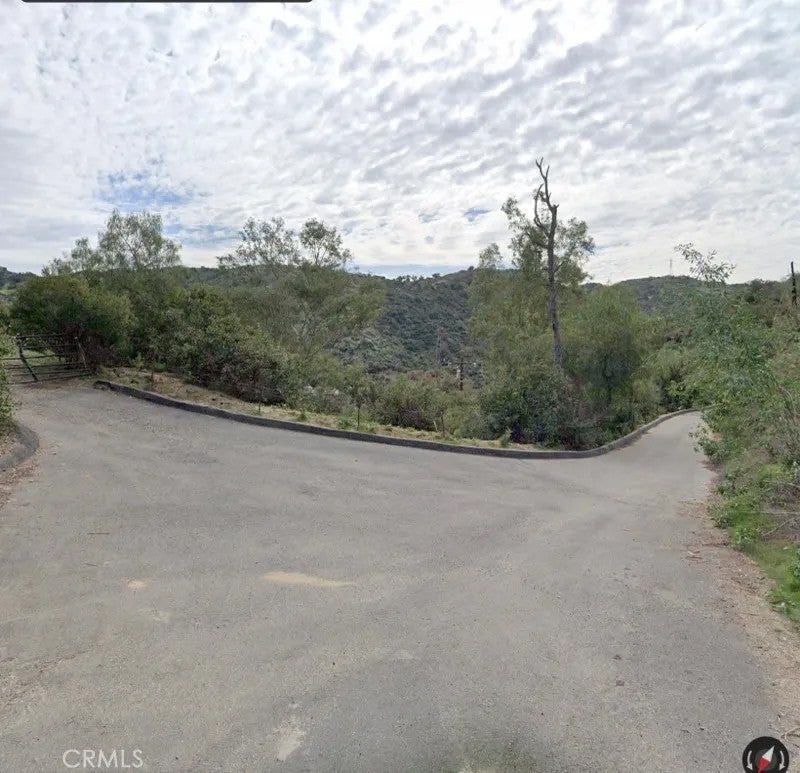 0 Hillside
