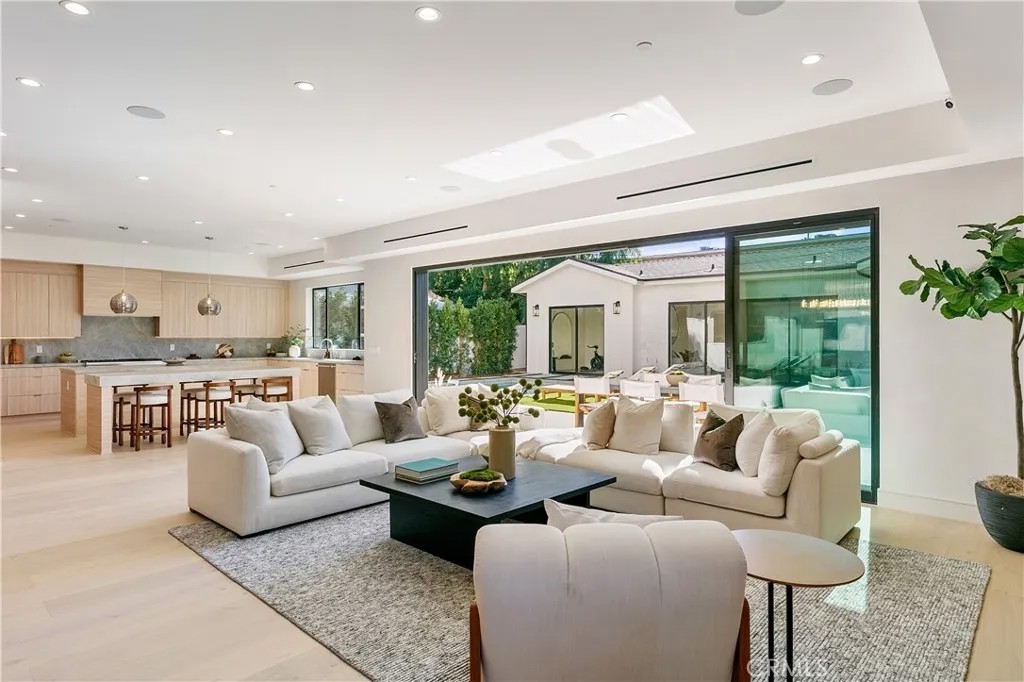 13944 Valleyheart Drive