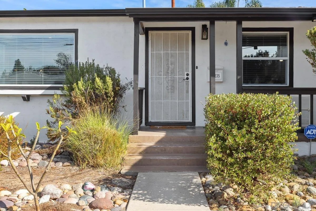 4235 Bernadine Pl