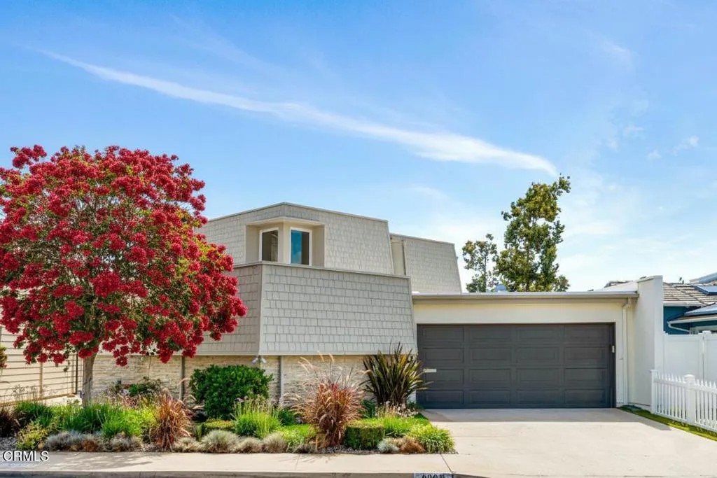 4008 Mariner Circle