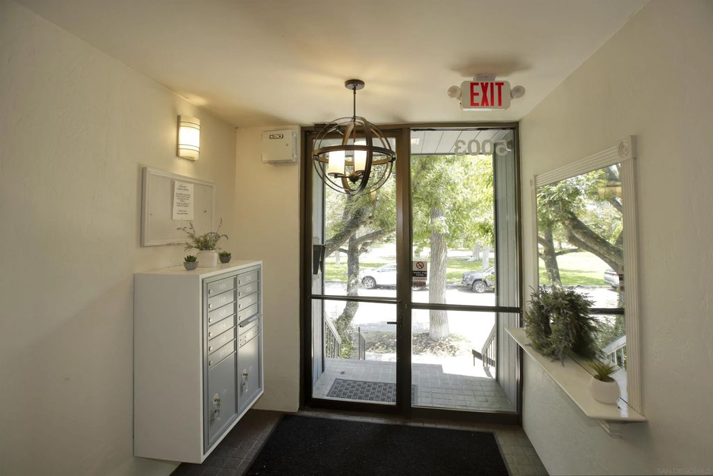 Photo of 5003 Westpark Dr #203, North Hollywood, CA 91601 (MLS # 250043111)
