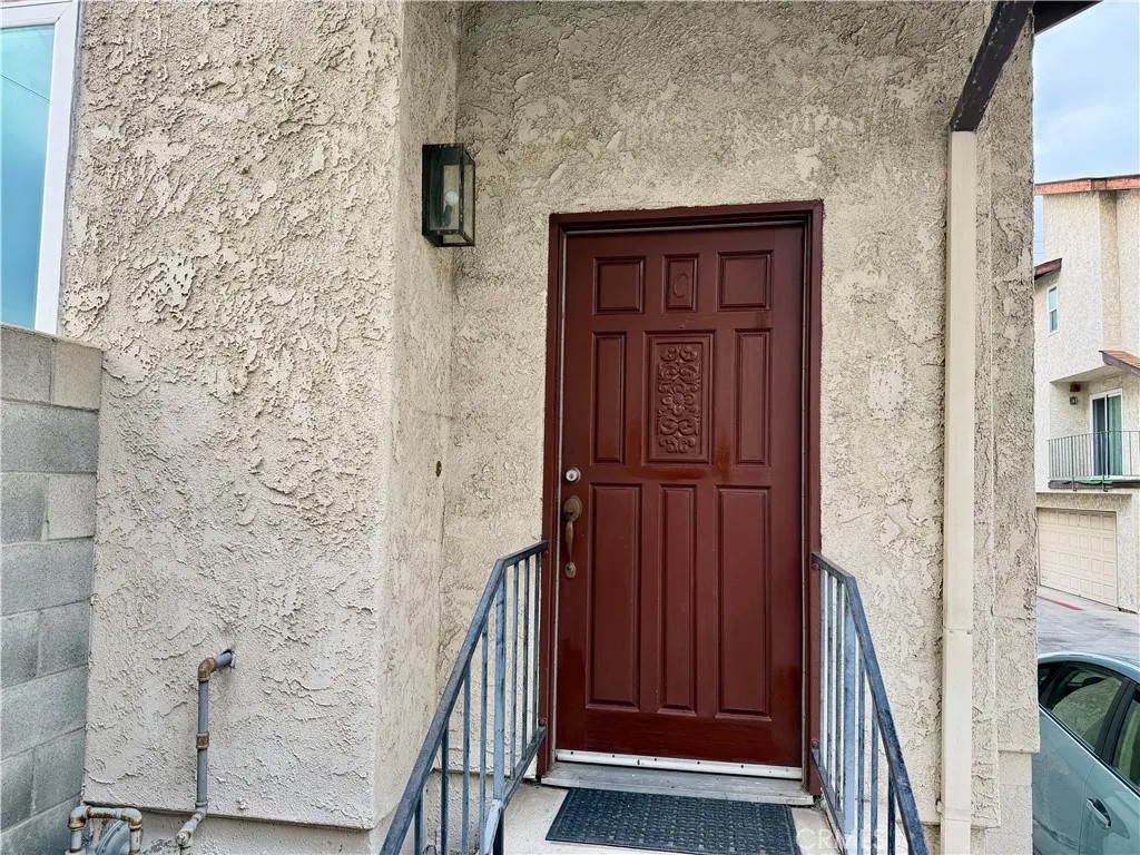 11216 Lower Azusa Road C