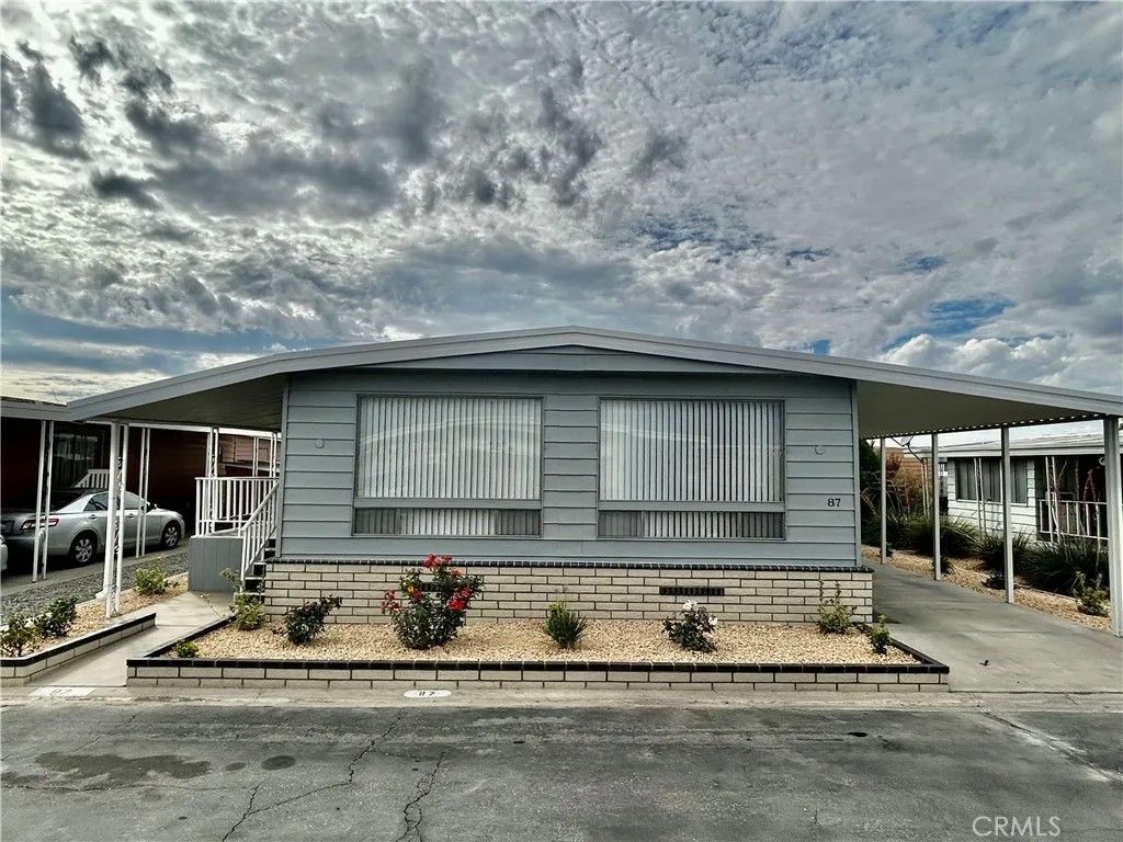 Photo of 2205 W Acacia Ave #87, Hemet, CA 92545 (MLS # SW25239852)