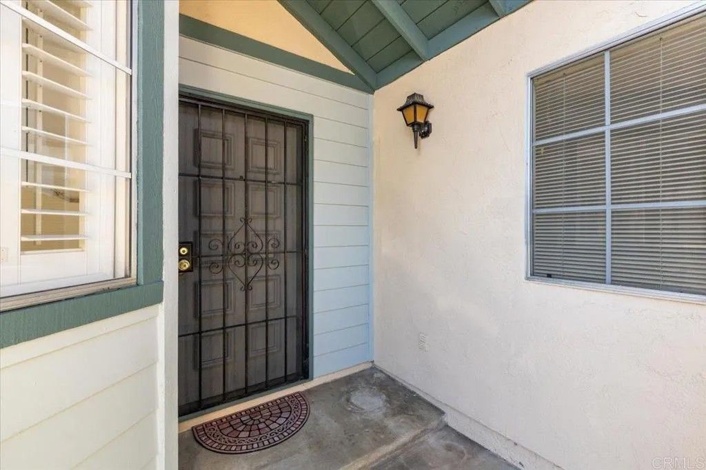Photo of 475 Nantucket Gln, Escondido, CA 92027 (MLS # NDP2511315)