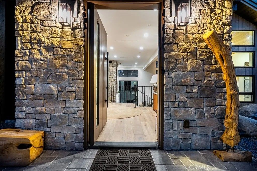 Photo of 9348 Nine Bark Rd, Truckee, CA 96161 (MLS # OC26075082)