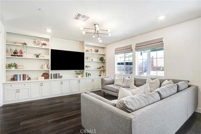 16256 Valley Oak