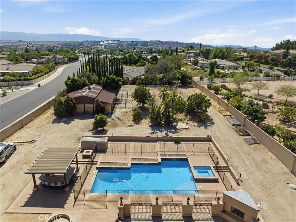 17731 Glen Hollow