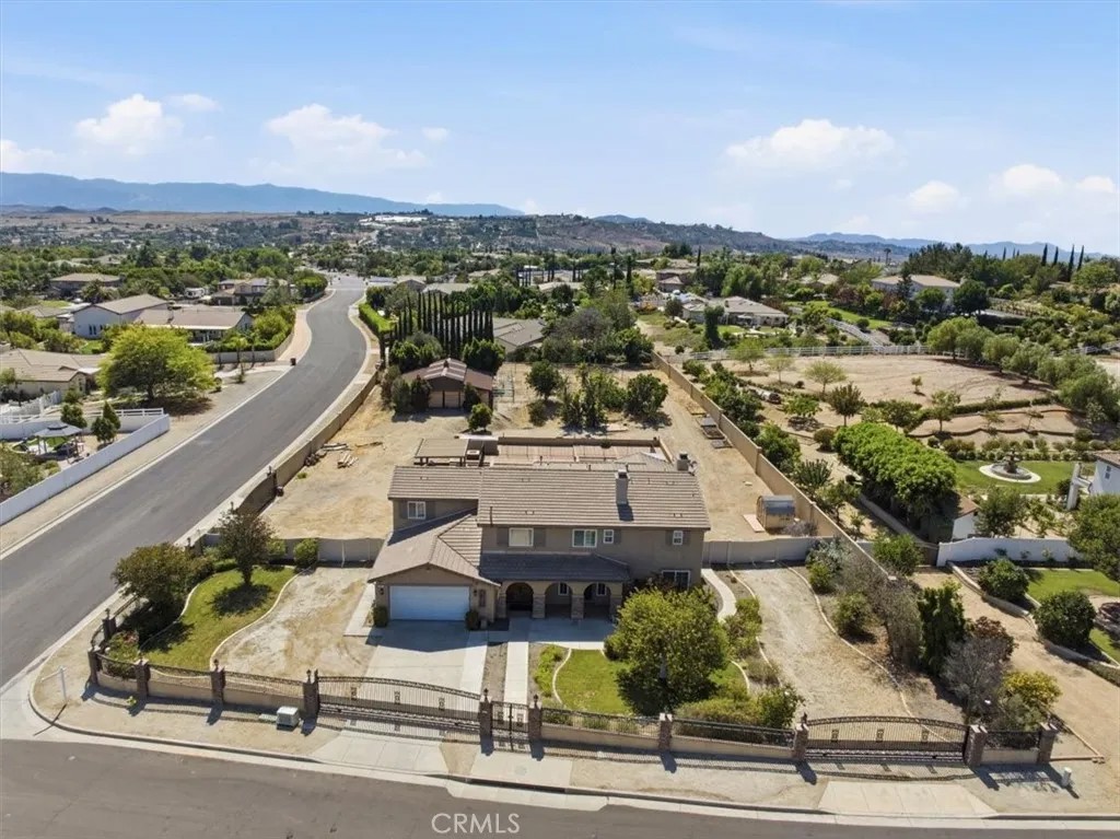 17731 Glen Hollow