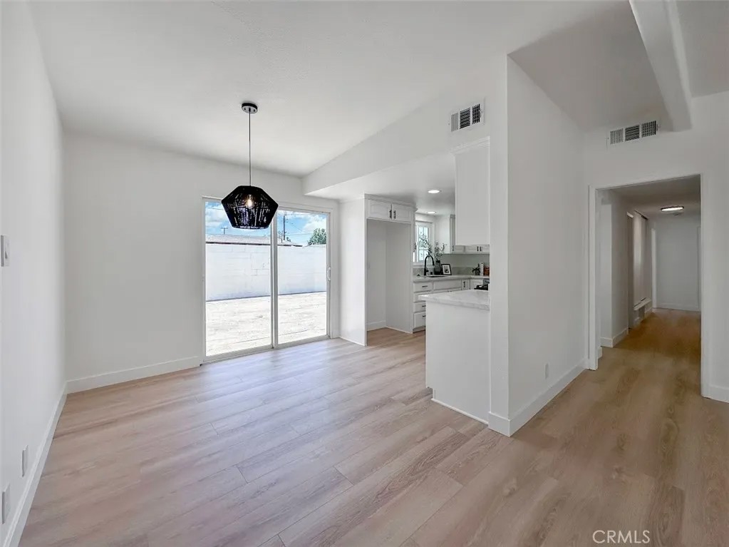 1363 Amador
